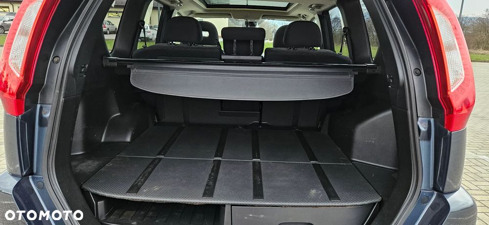 Nissan X-Trail 2.0 dCi 4x4 DPF Platinum - 16