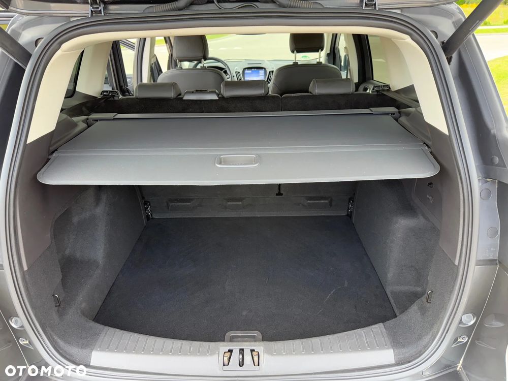 Ford Kuga 1.5 EcoBoost 2x4 Titanium - 25