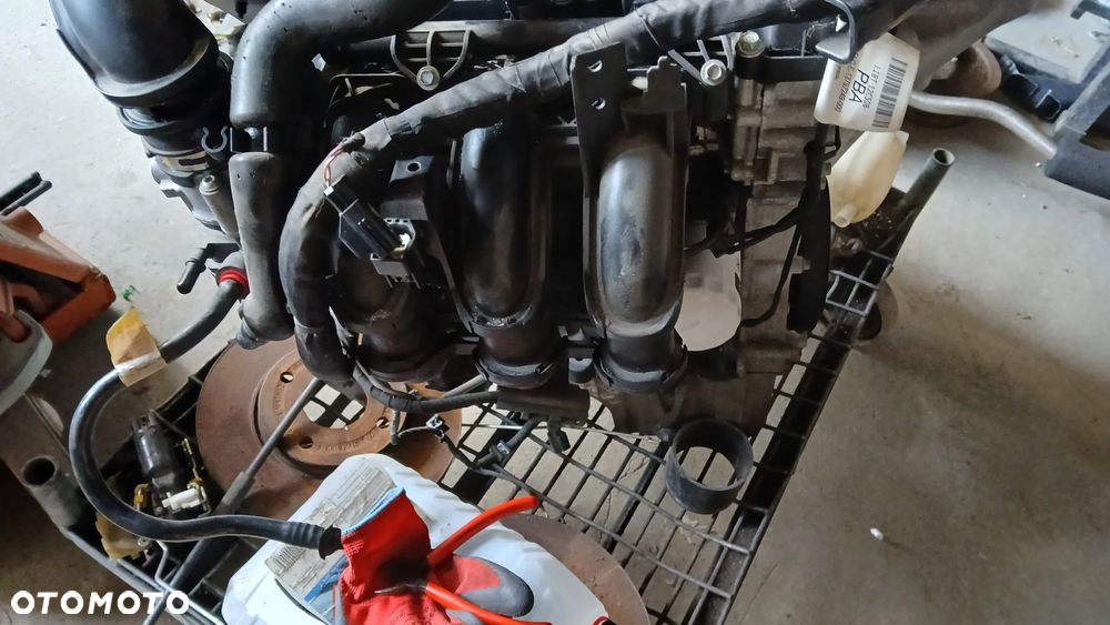 kolektor ssący 1.1 12v  Ford Fiesta MK8