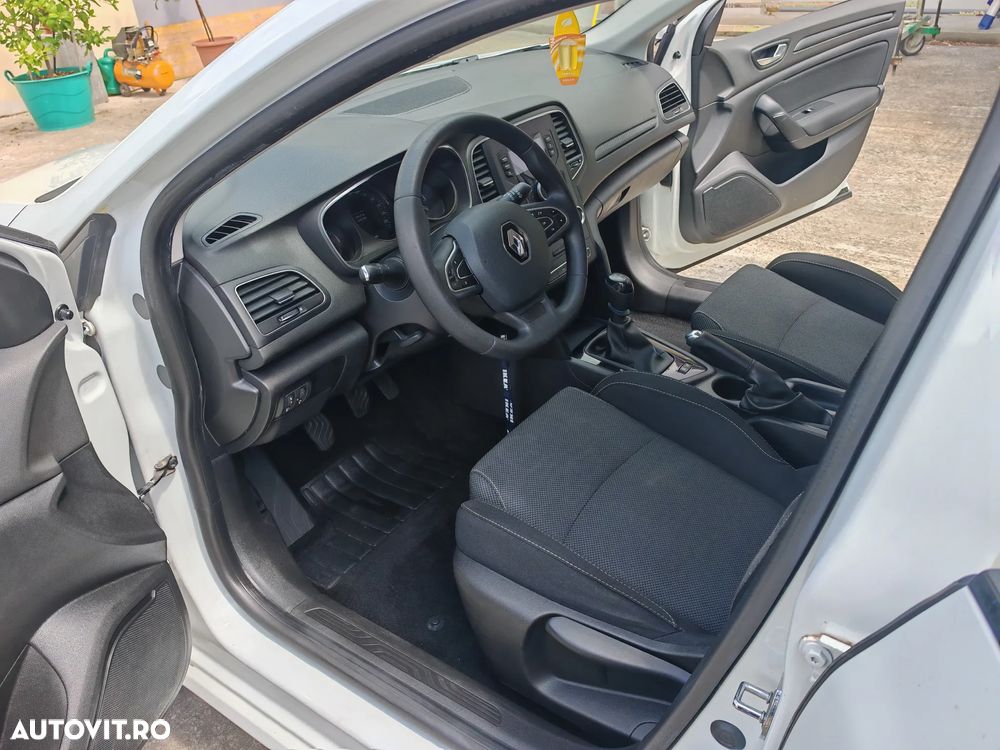 Renault Megane ENERGY TCe 100 EXPERIENCE - 3