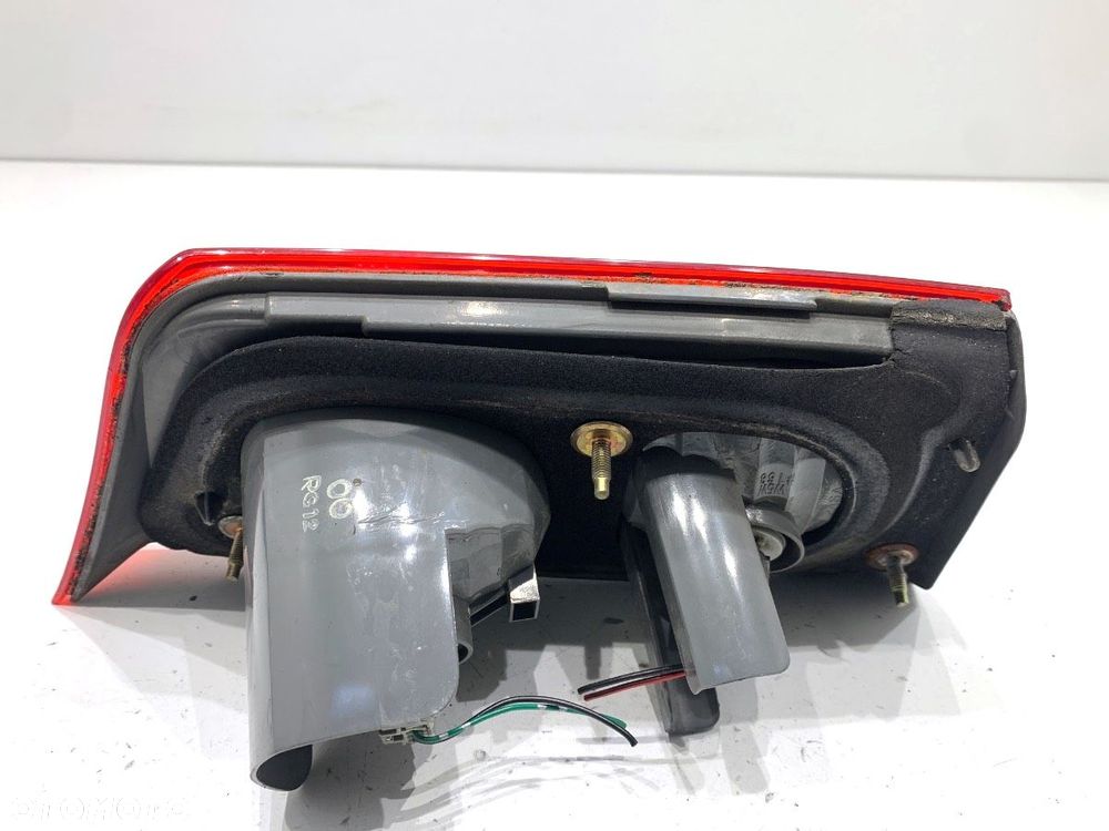 LAMPA TYŁ PRAWA WEWNĘTRZNA  HONDA ACCORD VII (CL, CN) 2003 - 2012 2.2 i-CTDi (CN1) 103 kW [140 KM] - 3