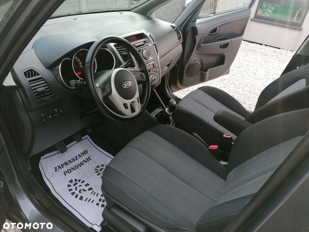 Kia Venga 1.6 CVVT Fifa World Cup Edition - 10