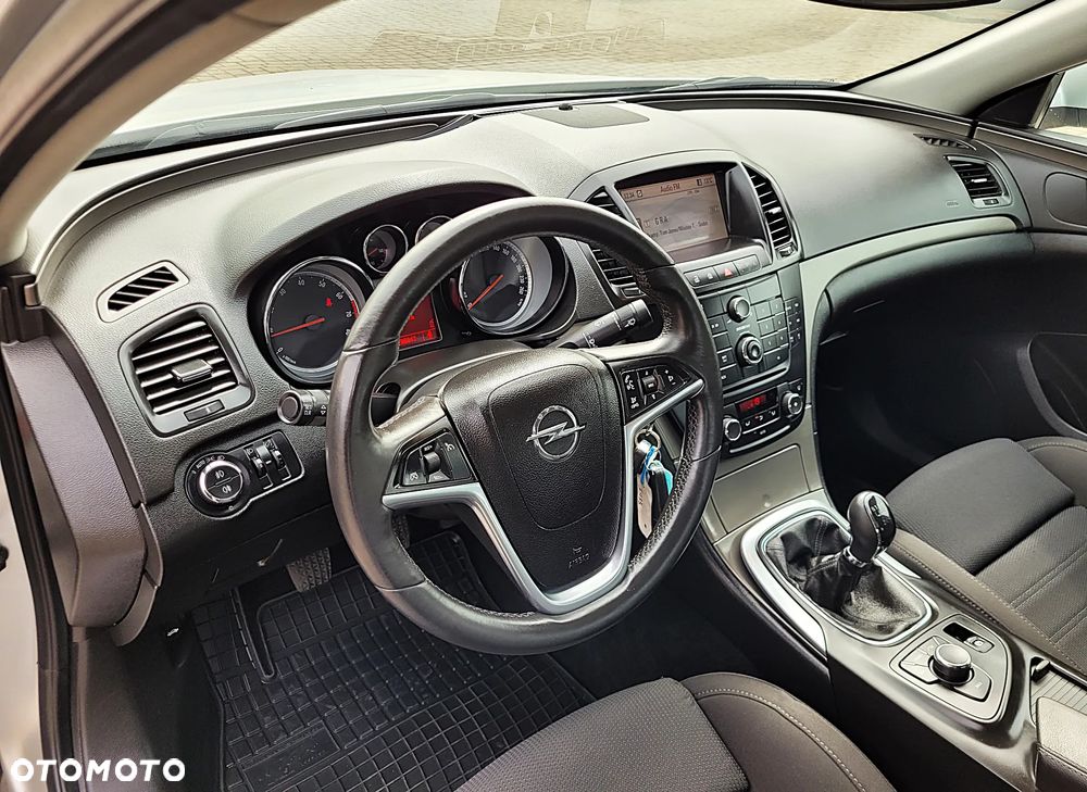 Opel Insignia - 16