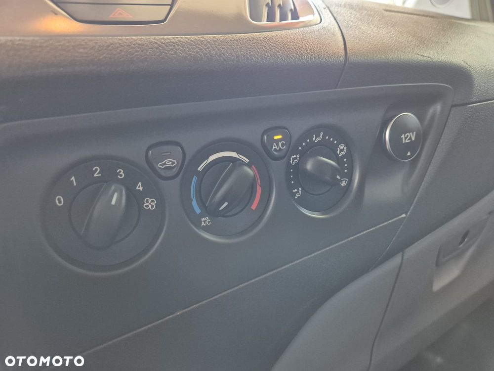 Ford TRANSIT CUSTOM 2.2 155KM L1 KLIMATYZACJA - 39