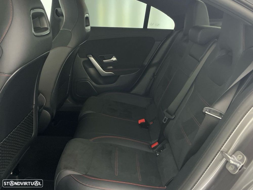 Mercedes-Benz CLA 200 Standard - 12