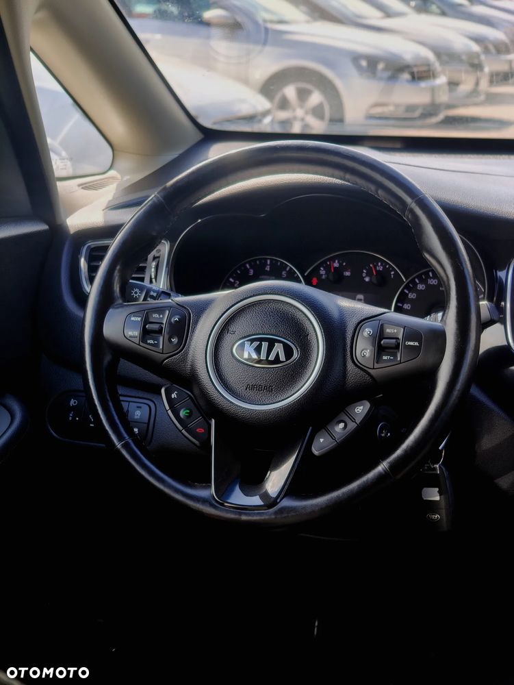 Kia Carens 1.6 GDI Attract - 10