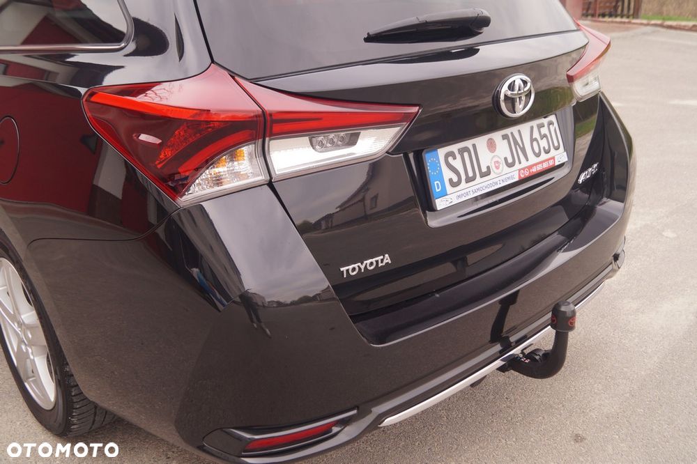 Toyota Auris 1.6 D-4D Executive - 9