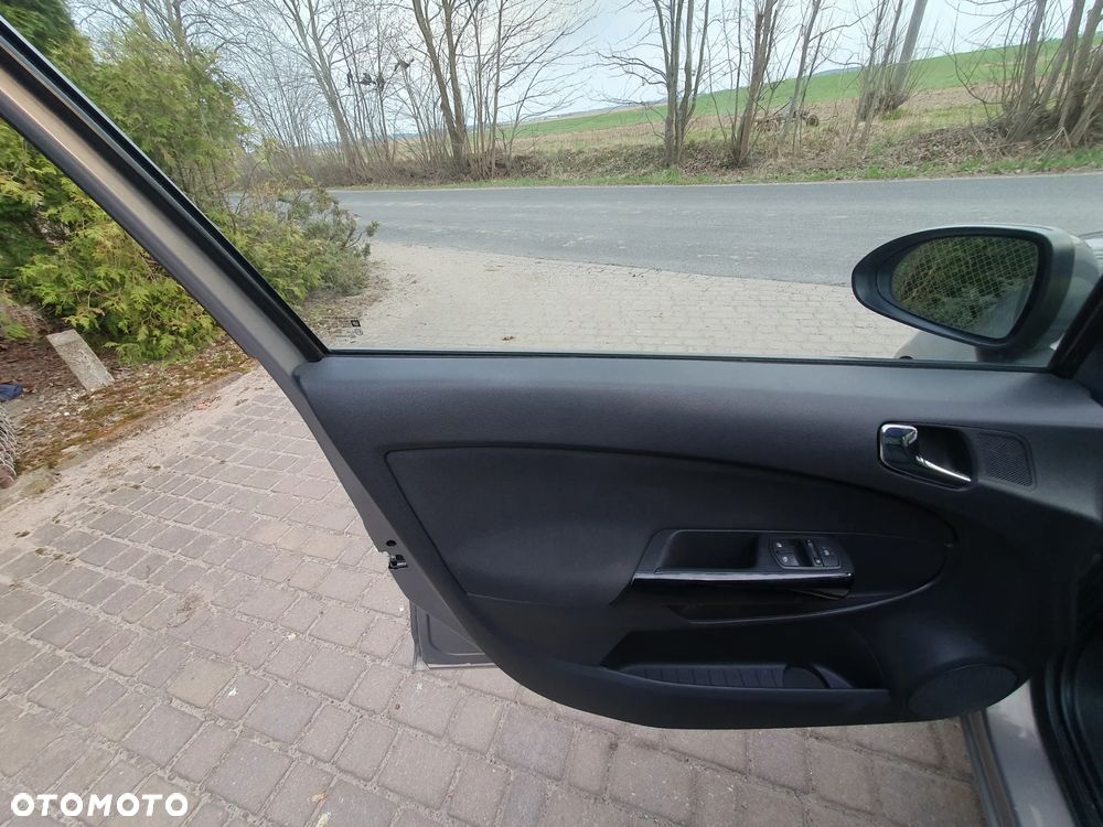 Opel Corsa 1.4 16V 150 Jahre - 9