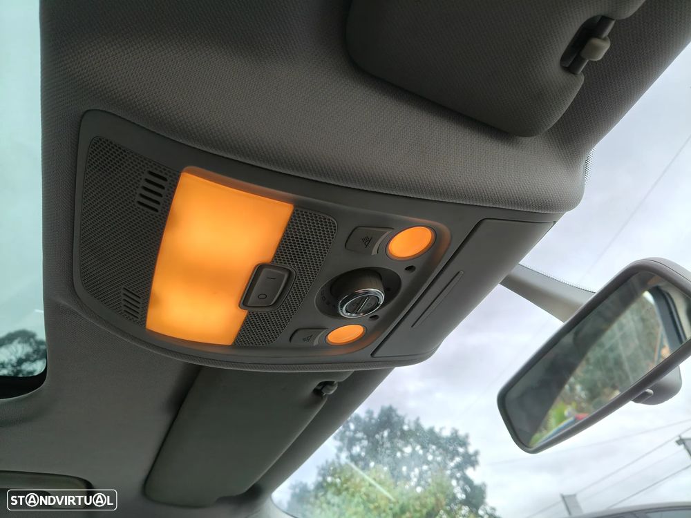 Audi A4 Avant 2.0 TDi Advance - 10