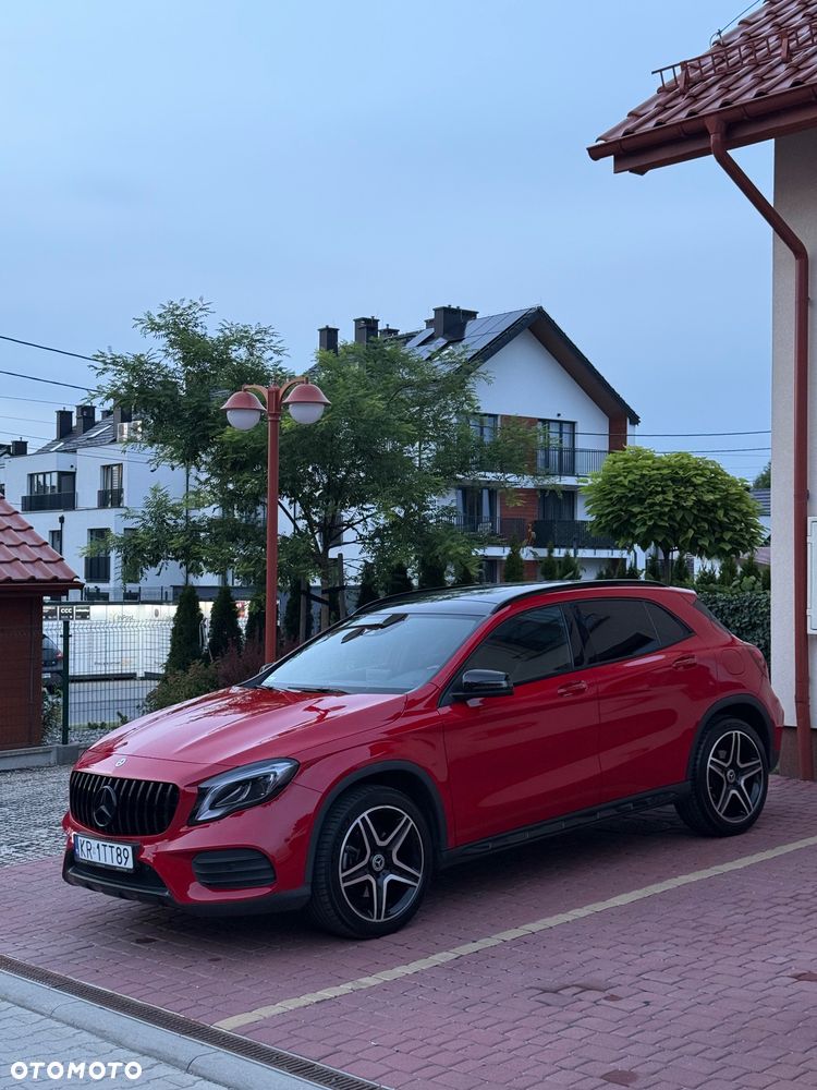Mercedes-Benz GLA 220 4-Matic AMG Line - 1