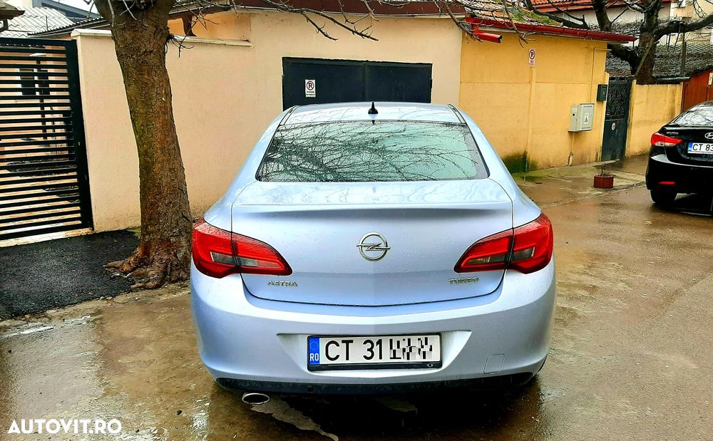 Opel Astra 1.4 Turbo ECOTEC Enjoy - 3