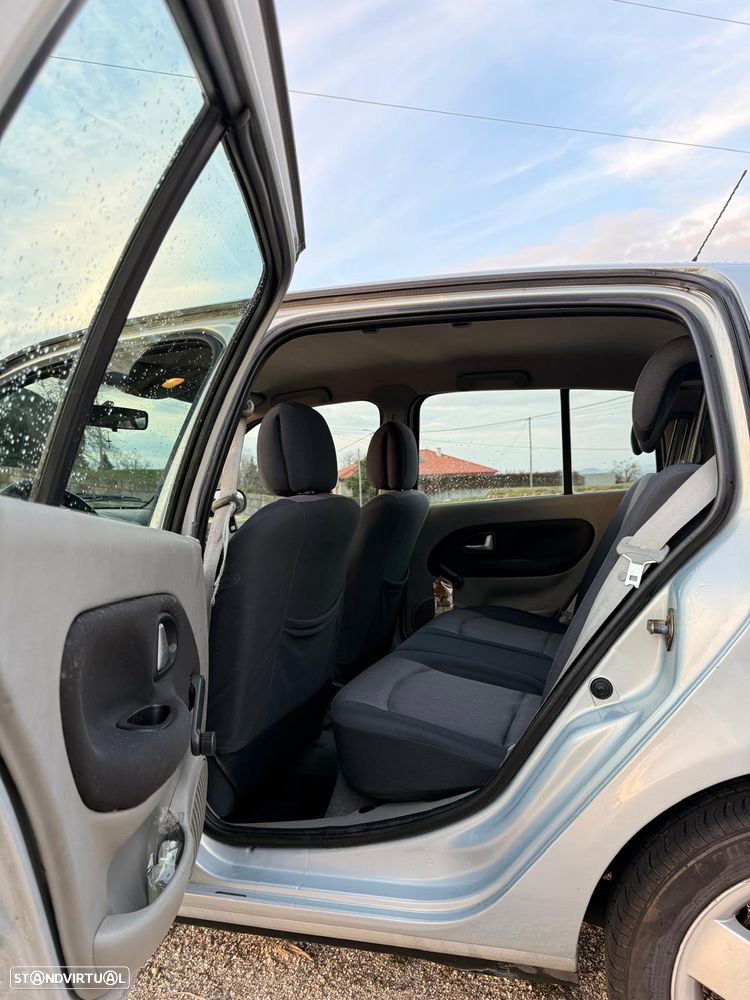 Renault Clio 1.4 16V Privilège - 10