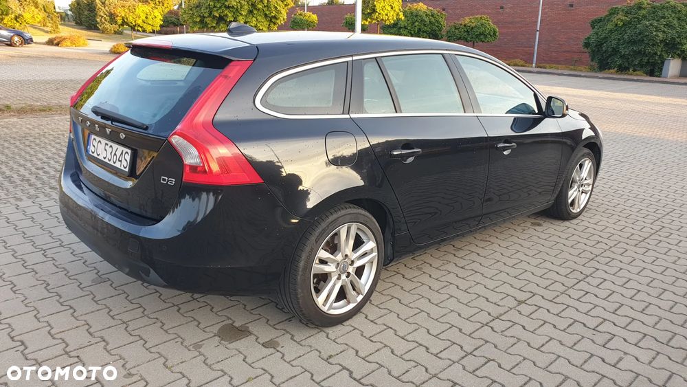 Volvo V60 D3 Summum - 4