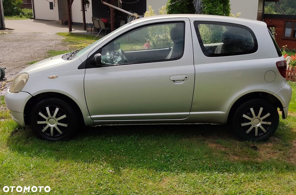 Toyota Yaris - 1