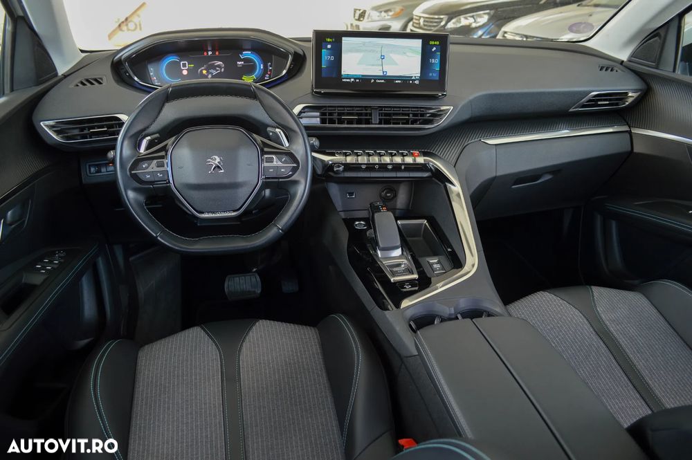 Peugeot 3008 PHEV 300 EAT8 4X4 Allure Pack - 34
