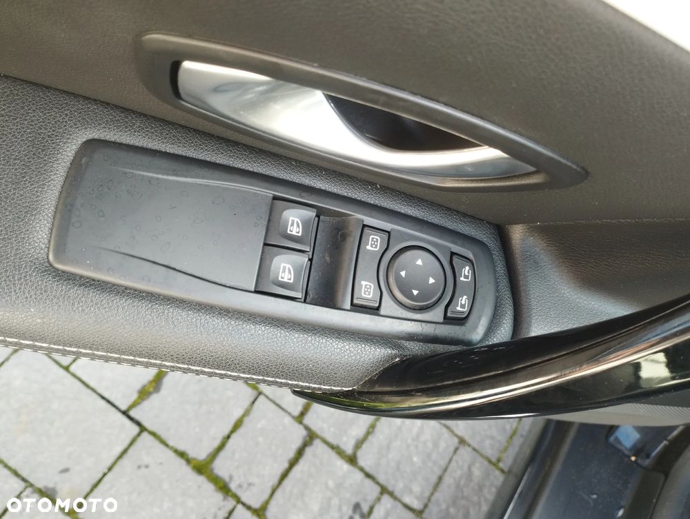 Renault Laguna 2.0 dCi Monaco GP2 - 6