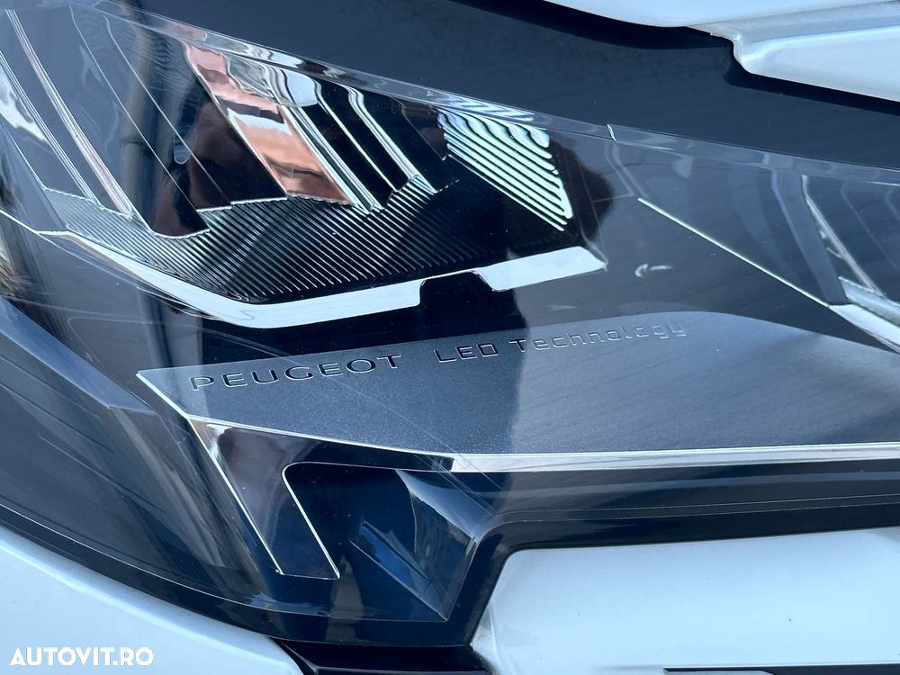 Peugeot 3008 PHEV 180 EAT8 Allure Pack - 17