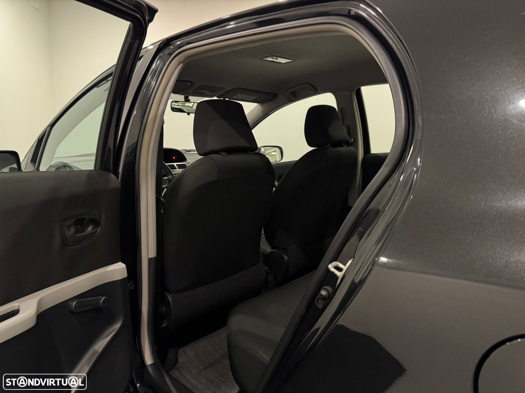 Toyota Yaris 1.0 VVT-i AC - 25
