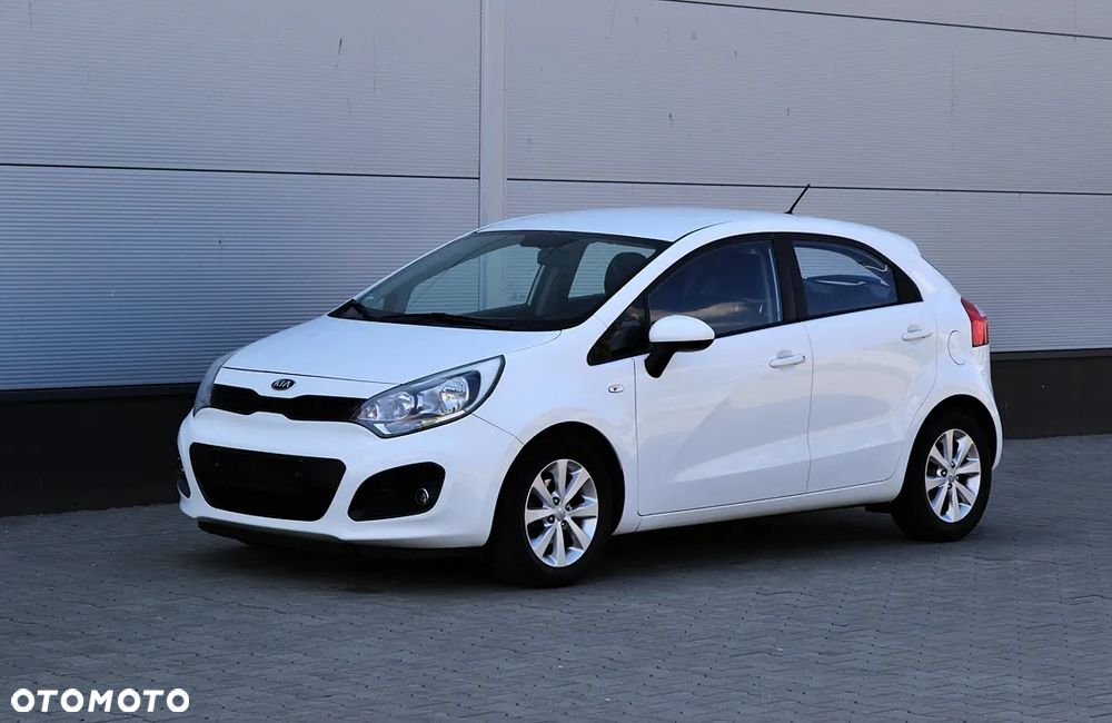Kia Rio 1.2 L - 4