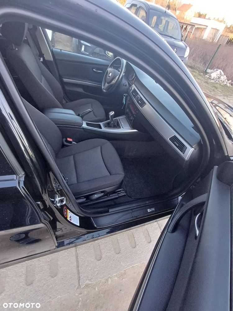 BMW Seria 3 - 24