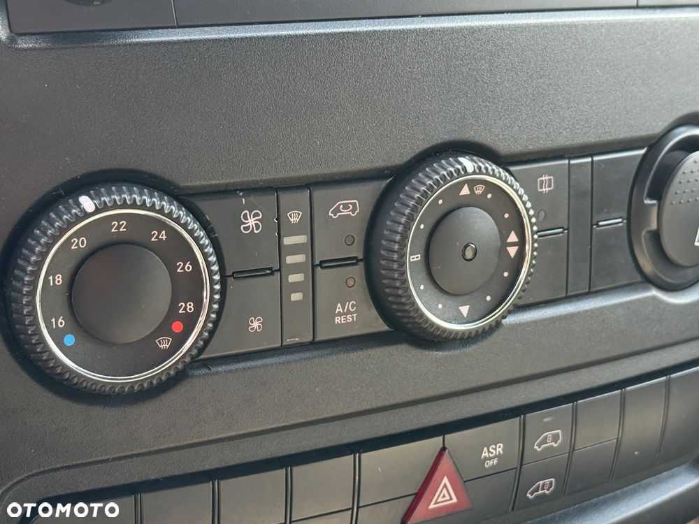 Volkswagen CRAFTER 140KM/ Średni//Klima/Hak/Import Niemcy - 17