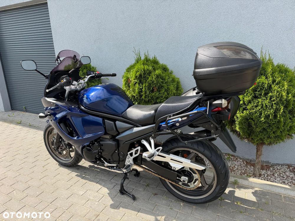 Suzuki GSX - 33