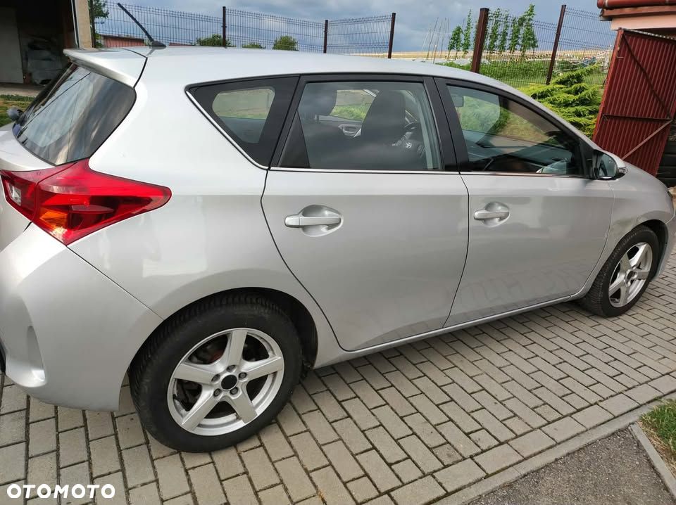 Toyota Auris 1.4 D-4D - 3