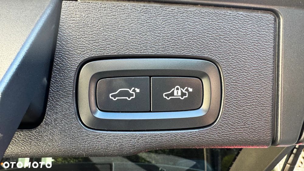 Volvo XC 60 B4 D Geartronic Momentum Pro - 35