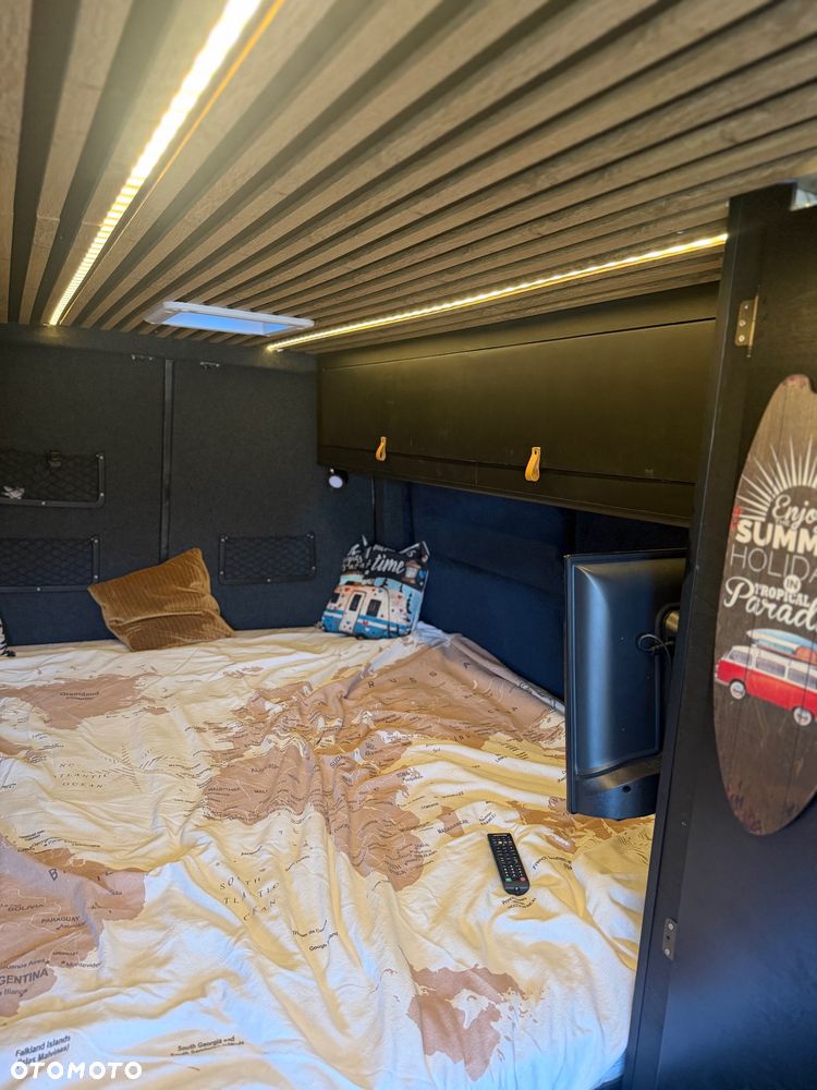 Mercedes-Benz Sprinter - 10