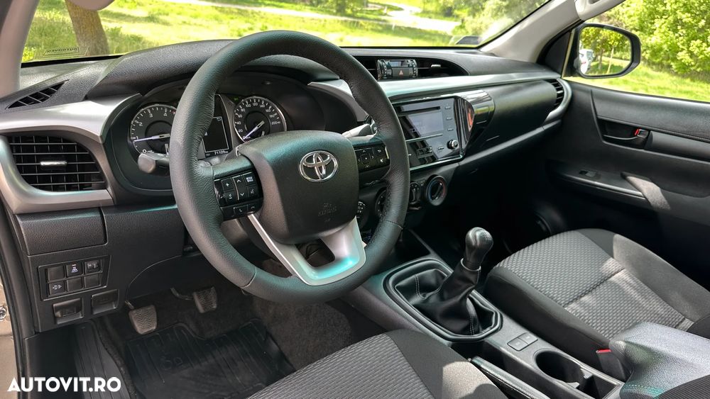 Toyota Hilux 2.4D 150CP 4x4 Double Cab 6MT Style - 12