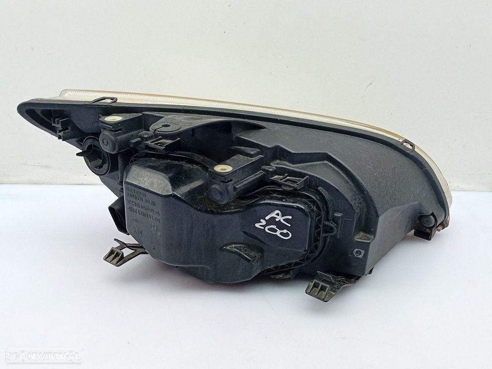 Ótica / farol esquerda FORD Focus II (DA_) - 2