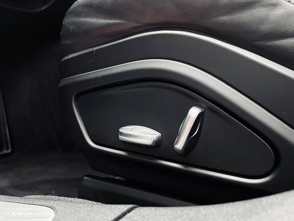Porsche Panamera 4 S - 38