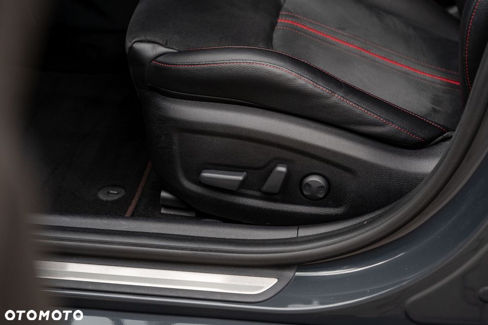 Kia ProCeed 1.6 T-GDI GT DCT - 27