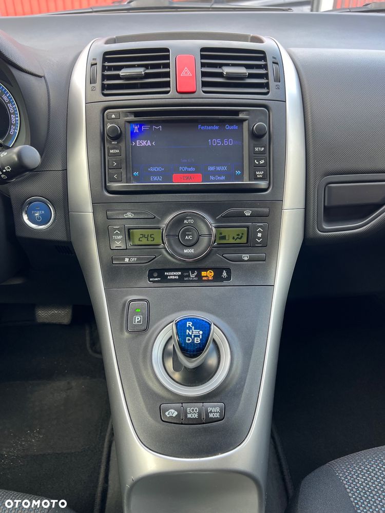 Toyota Auris 1.8 HSD Luna - 26