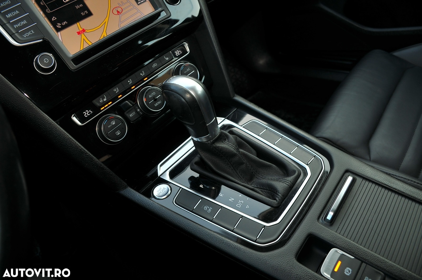 Volkswagen Passat - 13