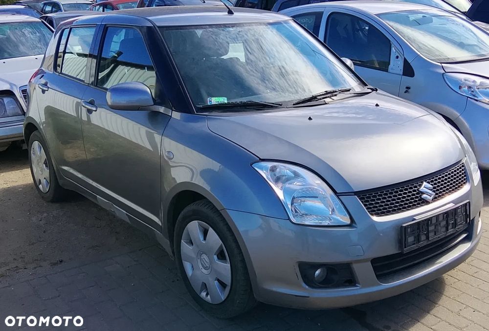 SUZUKI SWIFT - 1