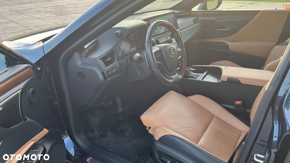 Lexus ES 300h Prestige - 11