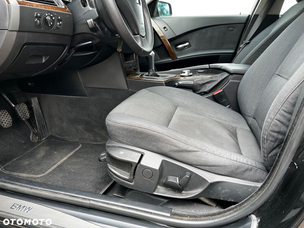 BMW Seria 5 523i - 18