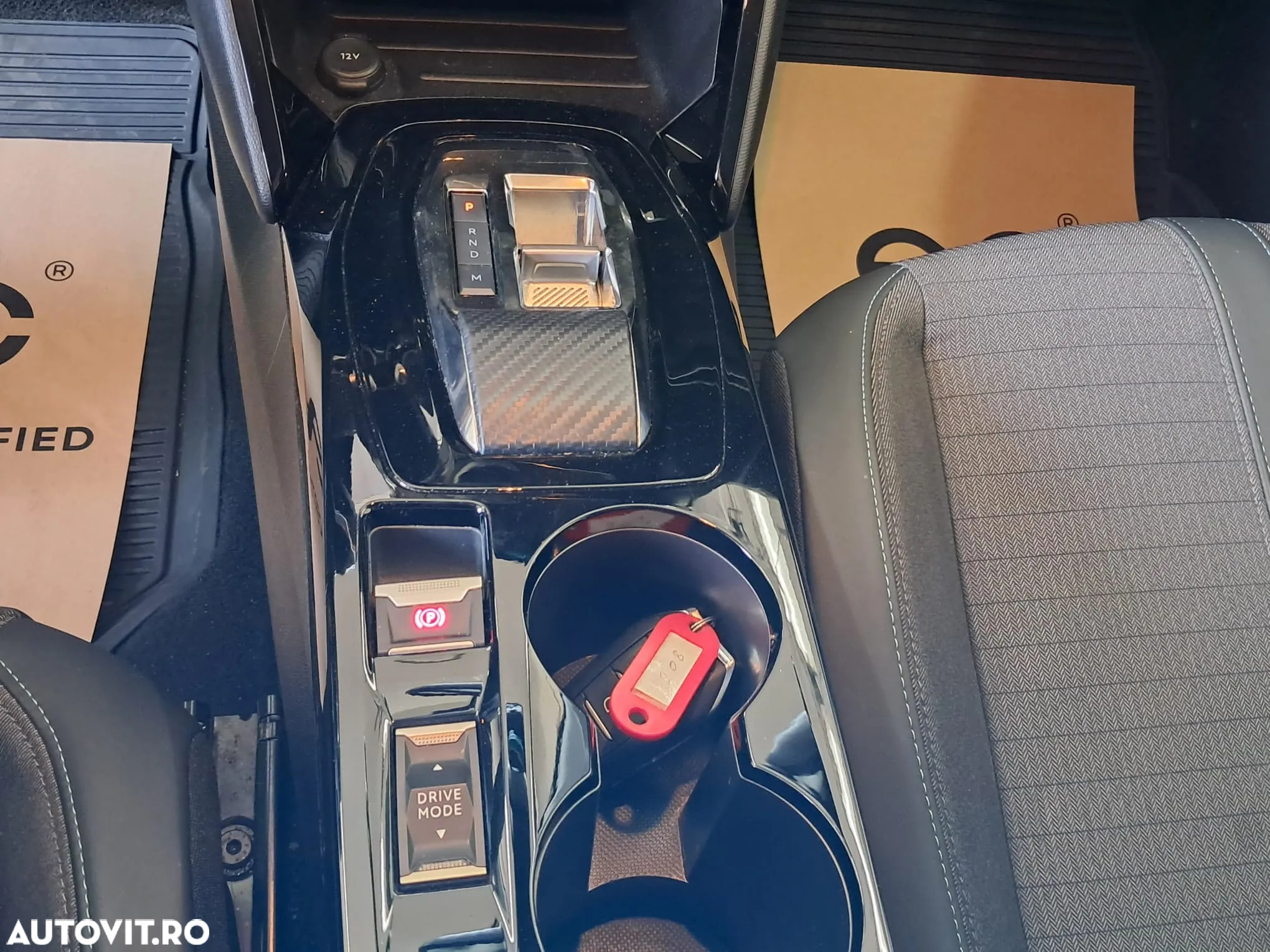Peugeot 208 1.2 L PureTech STT EAT8 Allure Pack - 11