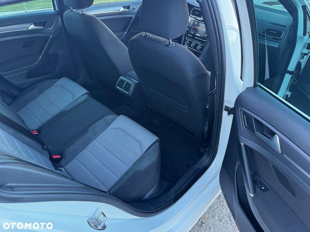 Volkswagen Golf - 19
