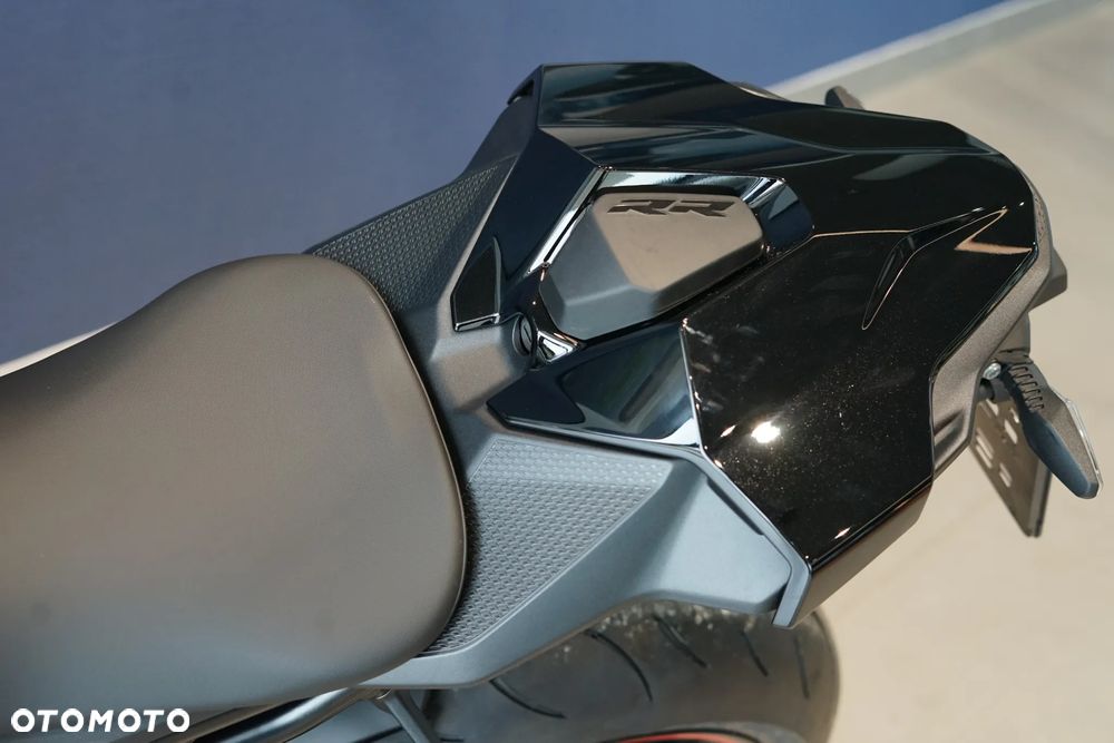 BMW S - 17