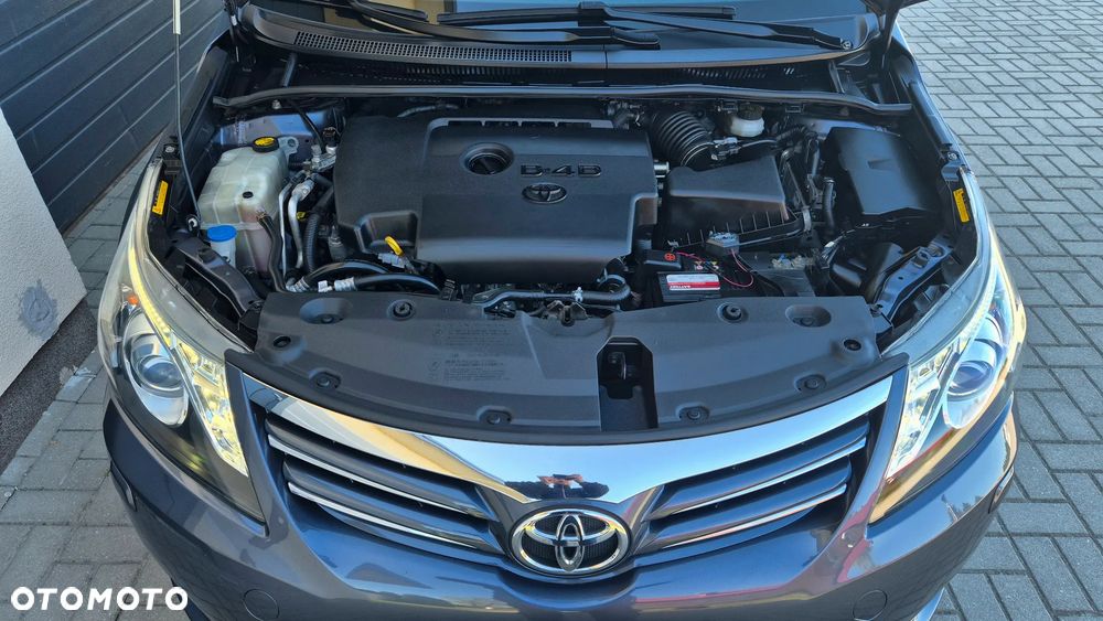 Toyota Avensis 2.0 D-4D Executive - 11