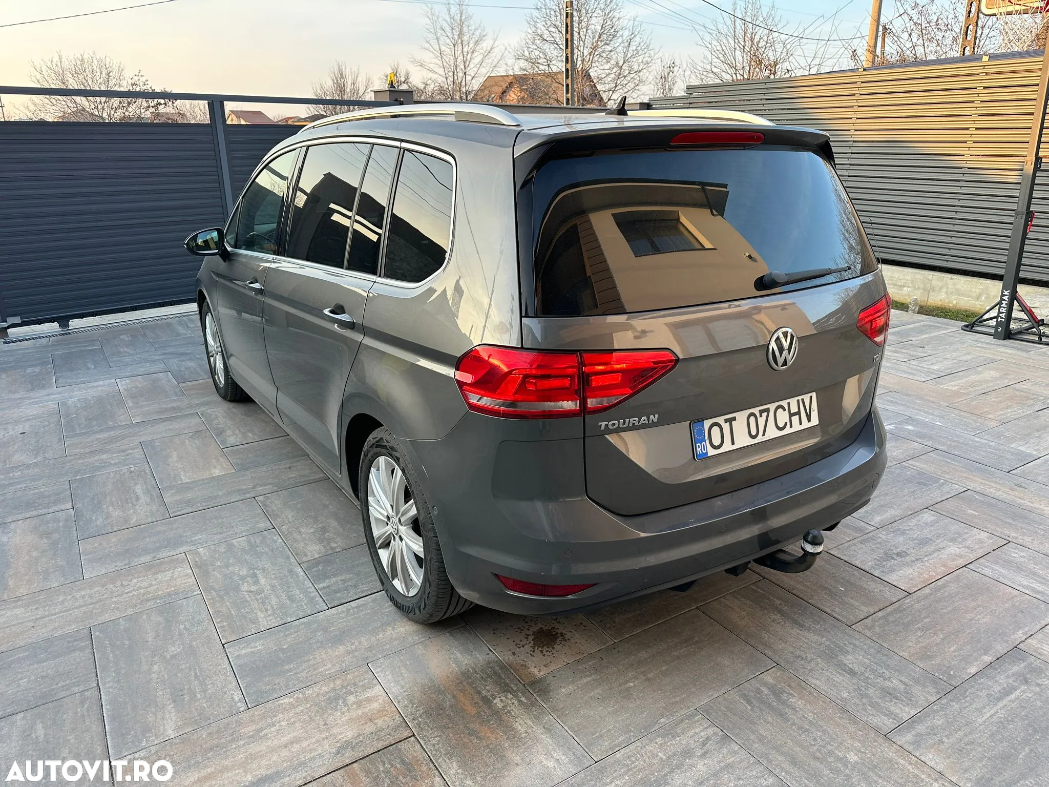 Volkswagen Touran 1.6 TDI SCR BlueMotion Technology Comfortline - 3