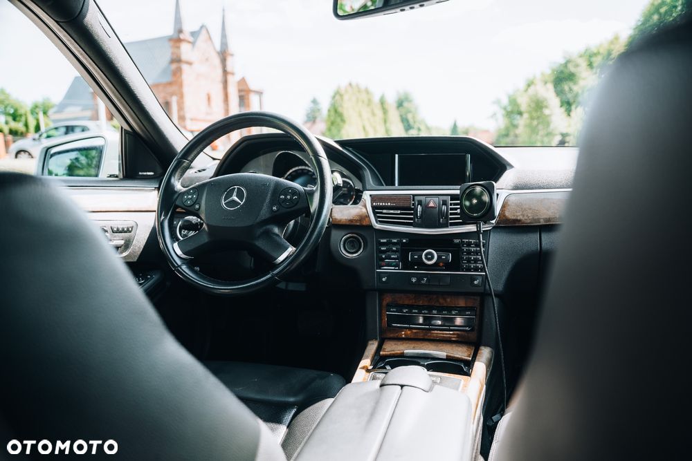 Mercedes-Benz Klasa E 350 BlueTec - 20