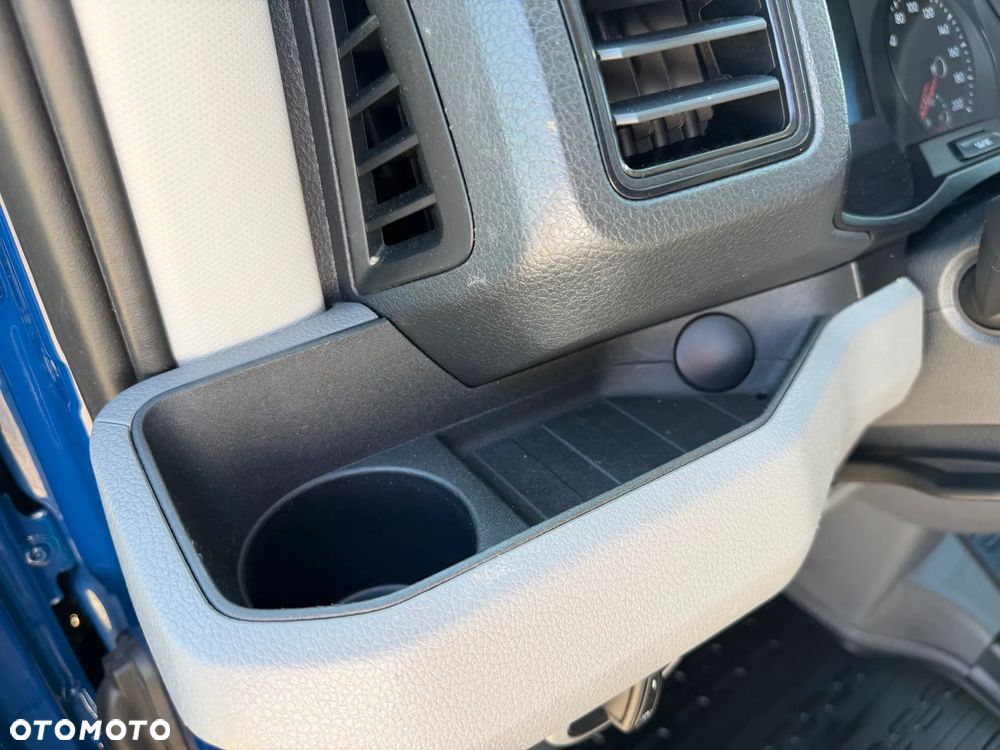 Volkswagen CRAFTER L2H1 2022r WZMOCNIONY VAN 3 osobowy MOCNY Silnik 2.0TDI 140KM Euro6 Duża ładowność 1309kg! DMC:3.5t, Homologacja VAT-1 Zabudowa paki, Bogate wyposażenie! NOWE OPONY 100% Bezwypadkowy! - 29