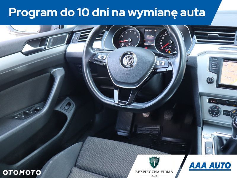 Volkswagen Passat - 9