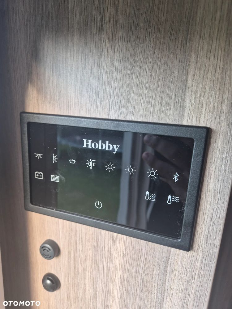 Hobby 560 KMFe Excellent Edition instalacja off-grid 230V Duo-Control - 17