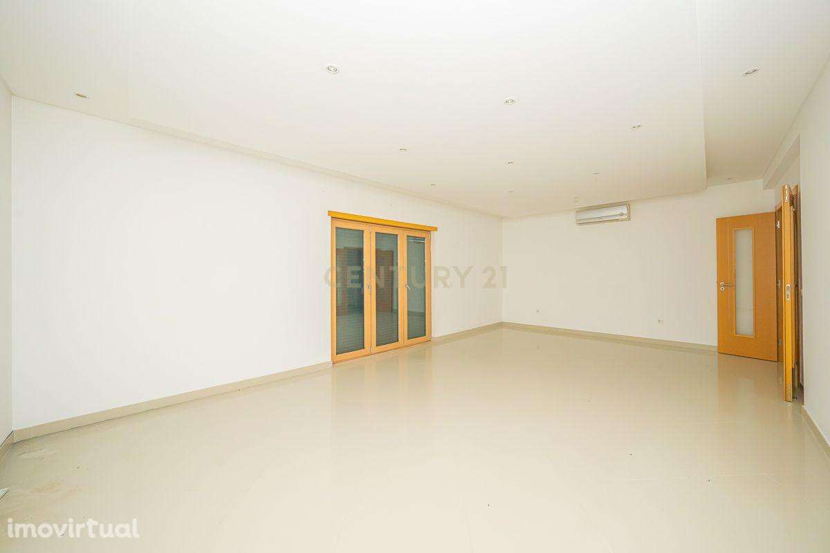 Magnífico Apartamento T4 com Duas Varandas e Arrecadação na Cascalheir - Grande imagem: 2/38