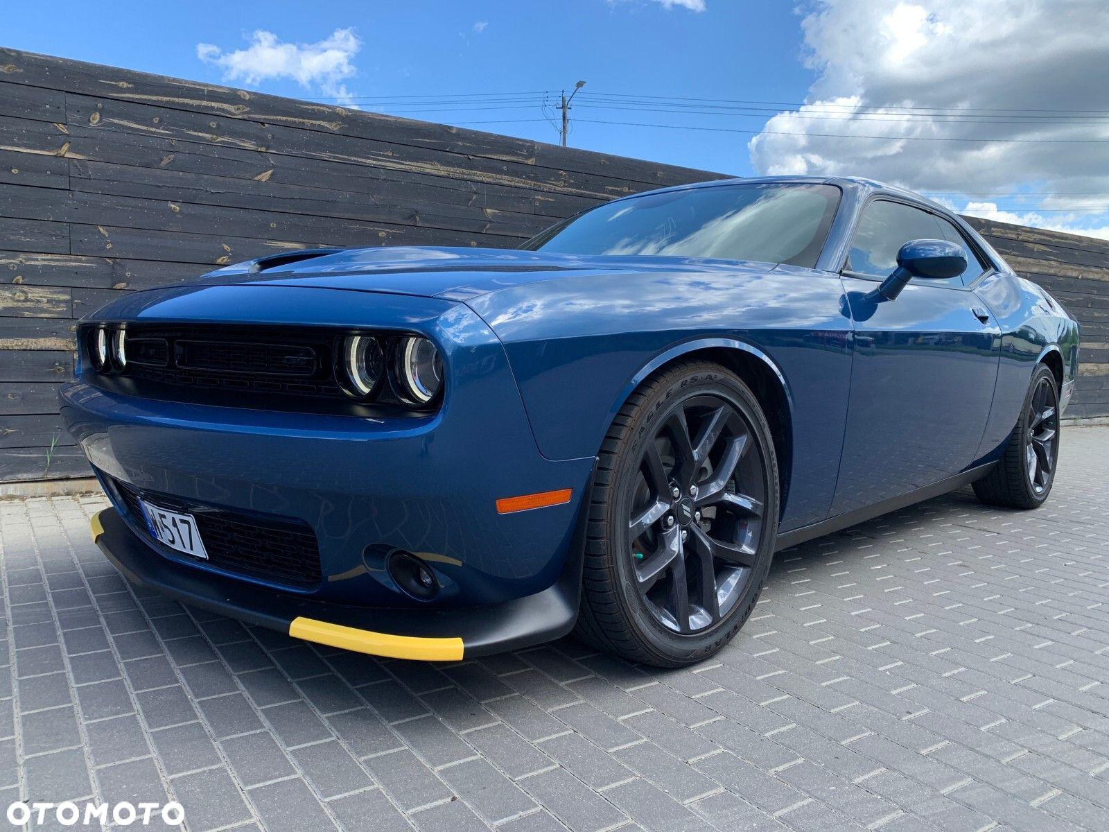 Dodge Challenger - 13