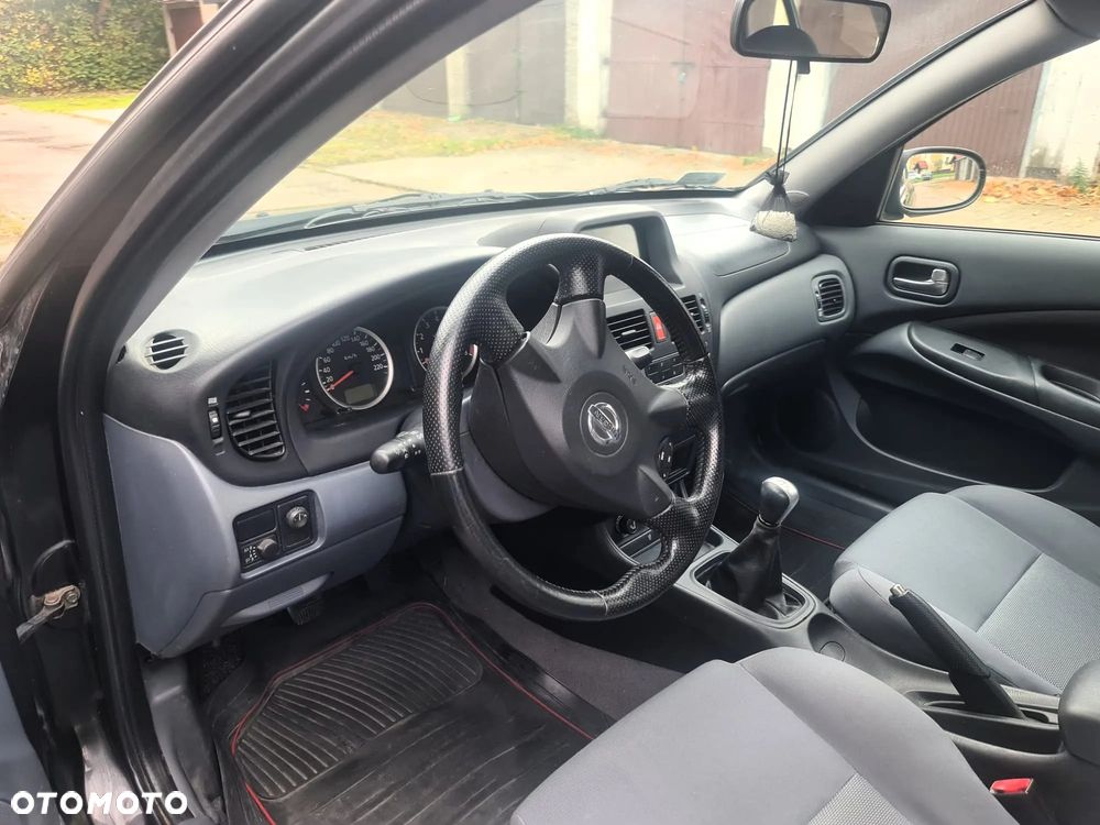 Nissan Almera - 8